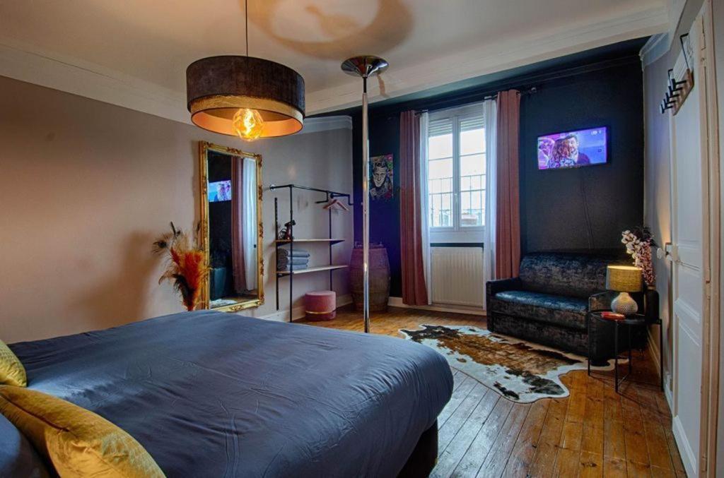 Sweet Nina Jazz Appartement Pour 5 Voyageurs, Situe A La Place De La Republique, Avec Parking Et Lit Queen Size Le Mans Exterior photo